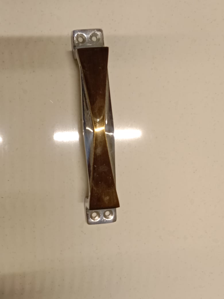 CENT KIA FRONT SCREW HANDLE